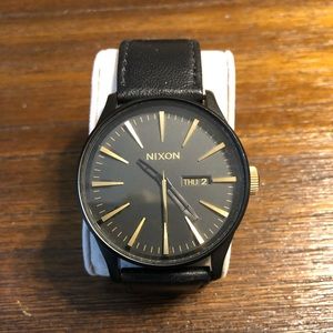 Nixon Sentry Leather